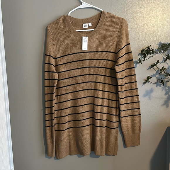 Gap Women’s Textured Stripe Crewneck Sweater - Picture 6 of 9